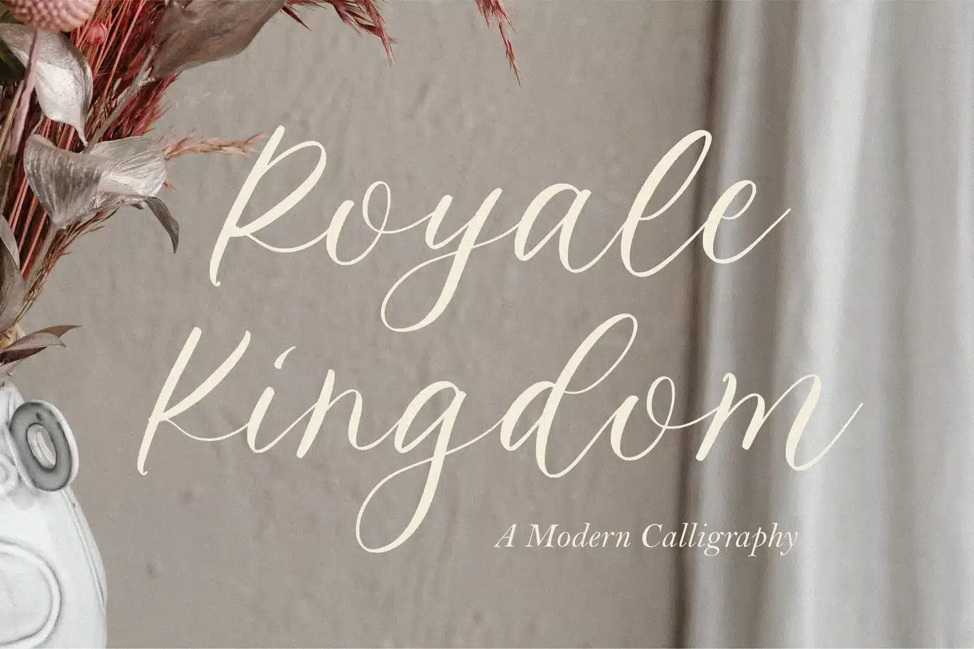 Royale Kingdom – Modern Calligraphy Logo Font font preview